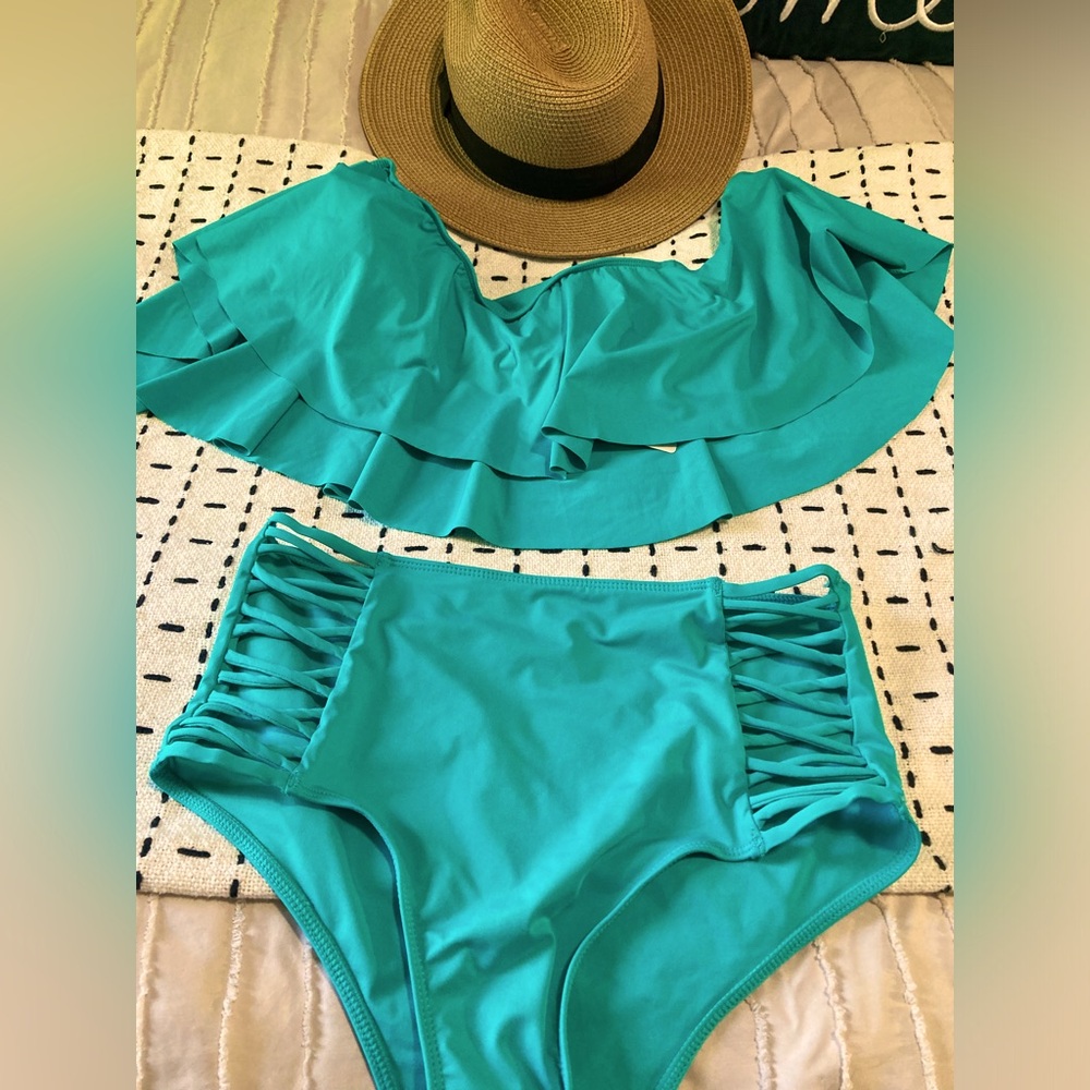 Nwt Miss Adola turquoise of the shoulder two-piece swimsuit size 10